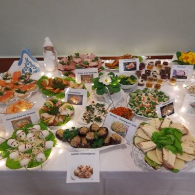 "Selbstgemachtes Buffet"