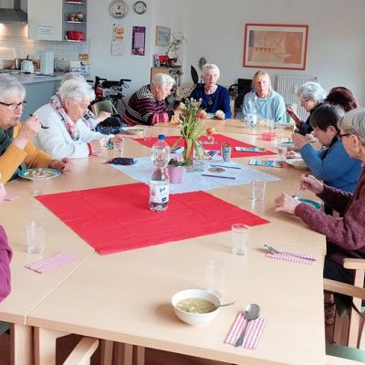 "Suppenstammtisch „Herzenswärme“"