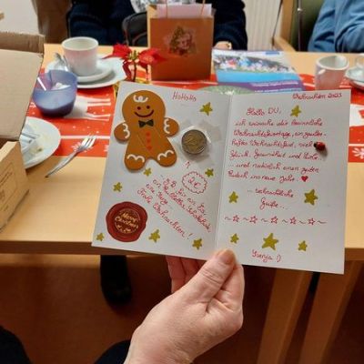"Wunscherfüllerbaum - Geschenkübergabe"
