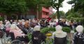 Bewohner und Bewohnerinnes des Elisabeth-Hauses beim 50-jährigen Jubiläum