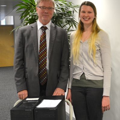 "Firma Seier spendet der Diakonie Bremerhaven PCs"