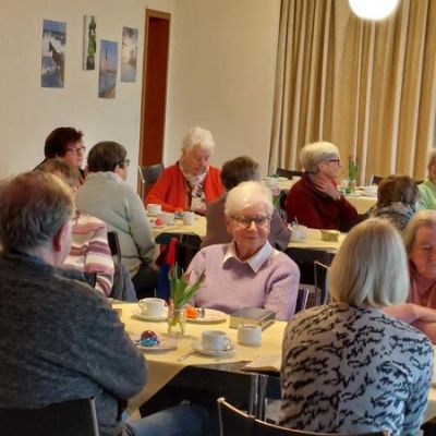 "SeniorPartner lädt zum Osterfrühstück ein"
