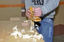 Bild Hobelarbeiten in der Werkstatt