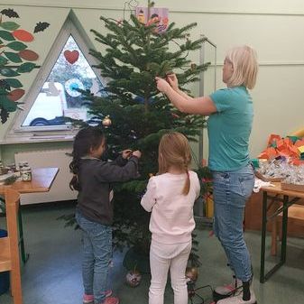 "Kita Ellhornstraße gewinnt Tannenbaum"