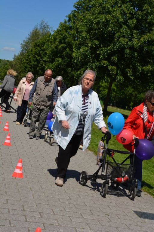 Teilnehmer der Rollator-Rallye