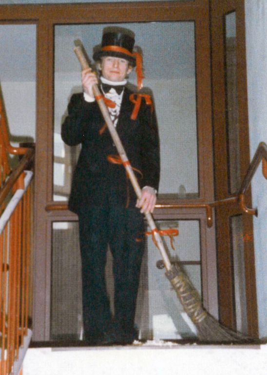 Hans-Werner Schuder musste an seinem 30. Geburtstag im Jacobi-Haus fegen)