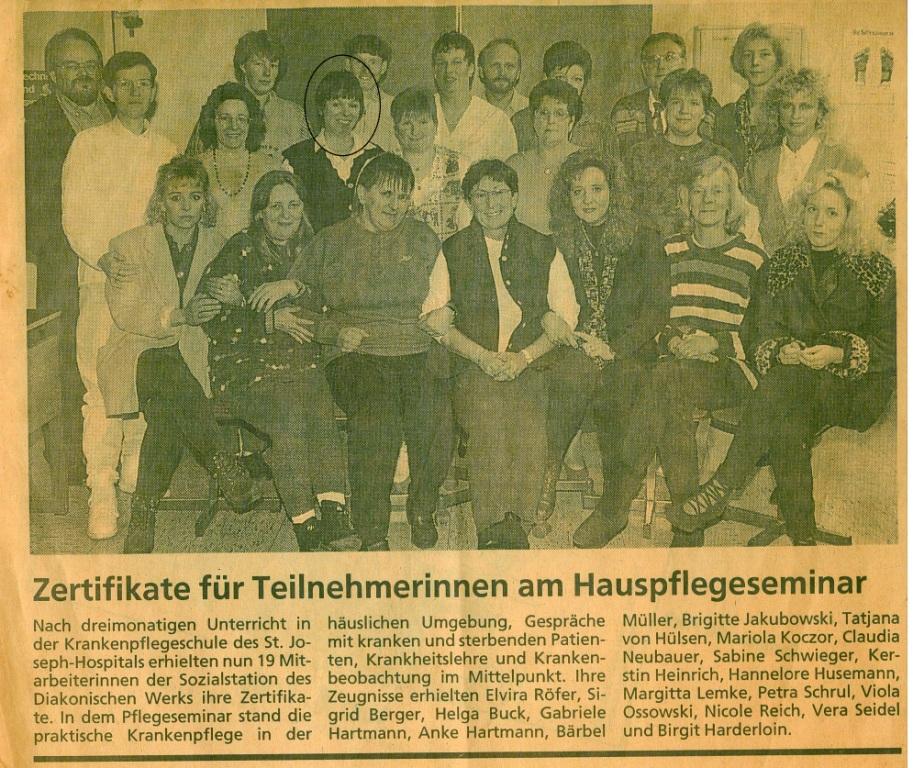 Bärbel Müller erhält Zertifikat für die Teilnahme an einem Hauspflegeseminar